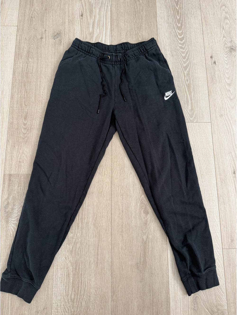 Nike Black Sweatpants with Drawstring Waist and Logo Embroidery